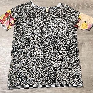 ❤️3/$15❤️Eva & Claudi Leopard Tunic Size Medium